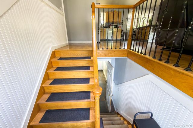 5 2nd Street, Coram, NY 11727