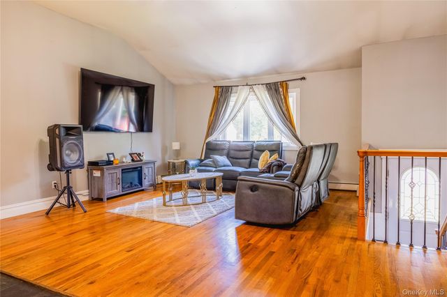 5 2nd Street, Coram, NY 11727