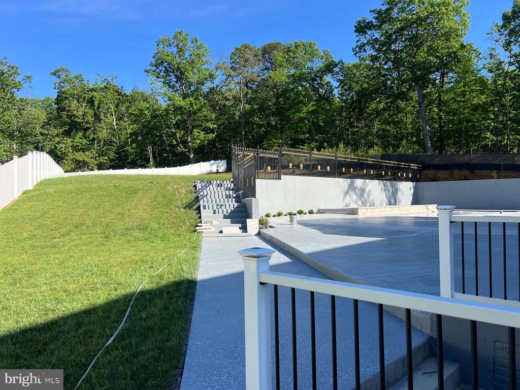 24035 NEW MOUNTAIN RD, Aldie, VA 20105