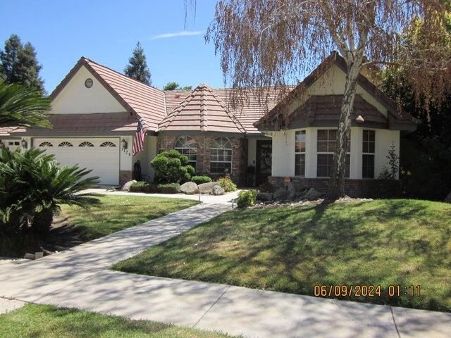 1126 N Linwood Street, Visalia, CA 93291