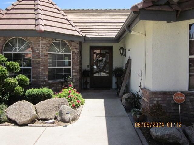 1126 N Linwood Street, Visalia, CA 93291