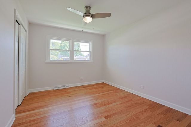 2232 Sprucewood Avenue, Des Plaines, IL 60018