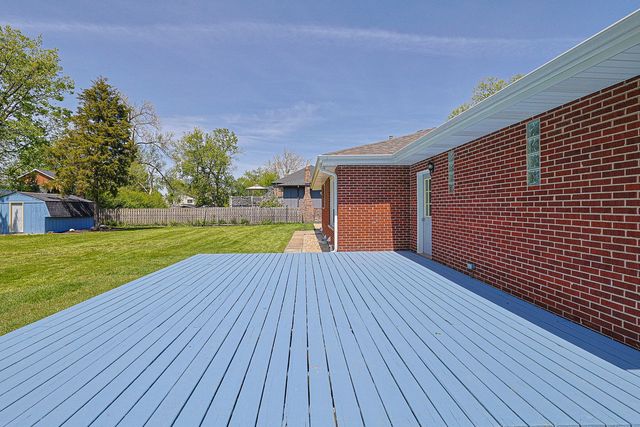2232 Sprucewood Avenue, Des Plaines, IL 60018