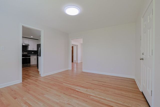 2232 Sprucewood Avenue, Des Plaines, IL 60018