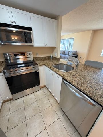 8 Museum Way 802, Cambridge, MA 02141