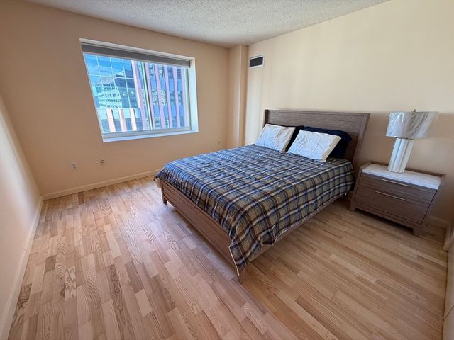 8 Museum Way 802, Cambridge, MA 02141