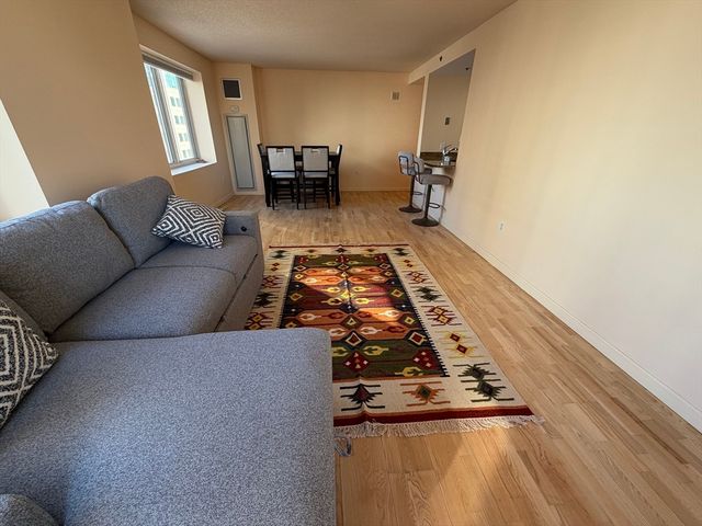 8 Museum Way 802, Cambridge, MA 02141