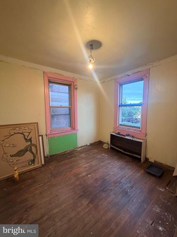 132 DELPHINE ST, Philadelphia, PA 19120