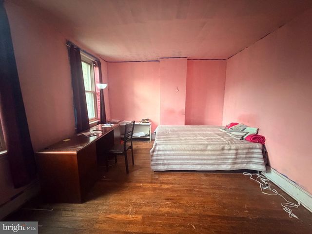 132 DELPHINE ST, Philadelphia, PA 19120