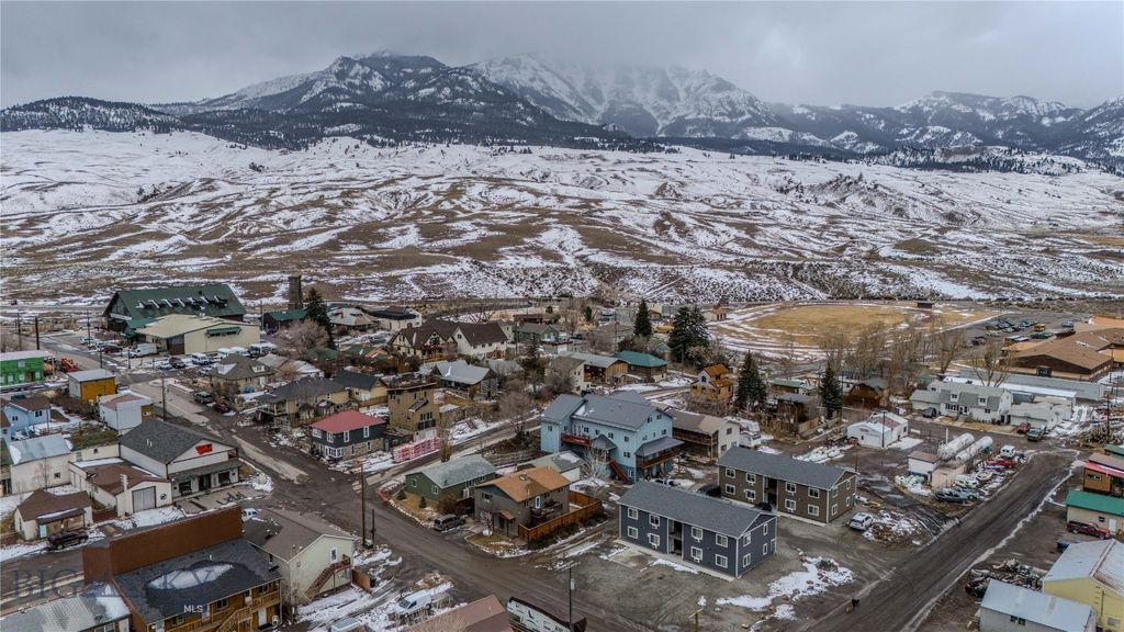 301 Spring Street, Gardiner, MT 59030 photo 29