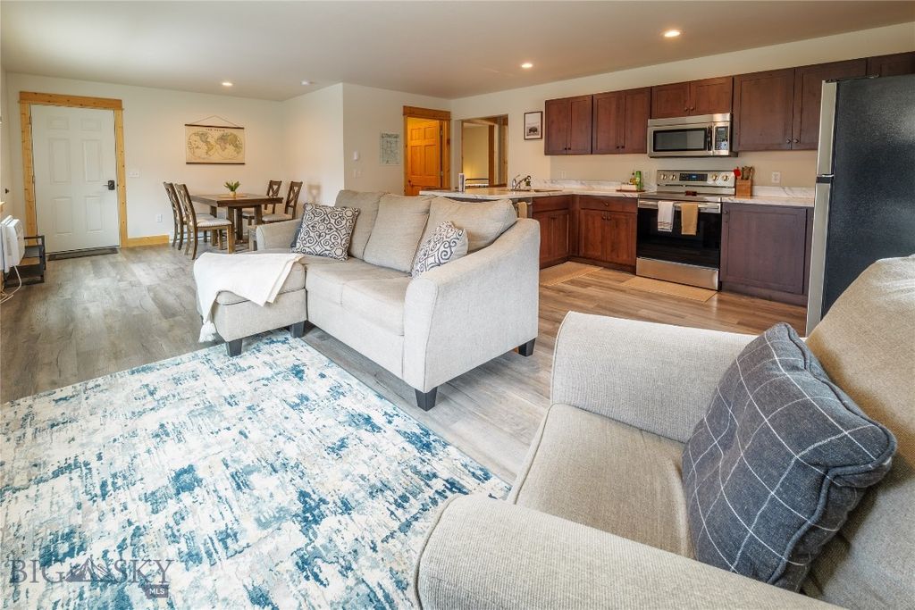 301 Spring Street, Gardiner, MT 59030 photo 3