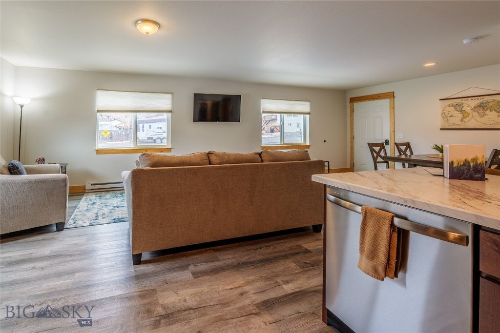 301 Spring Street, Gardiner, MT 59030 photo 5