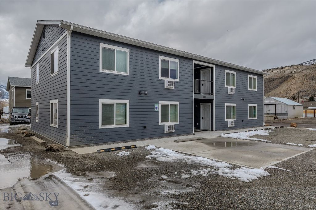 301 Spring Street, Gardiner, MT 59030 photo 9