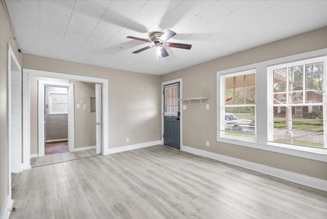 707 Green, Palestine, TX 75801