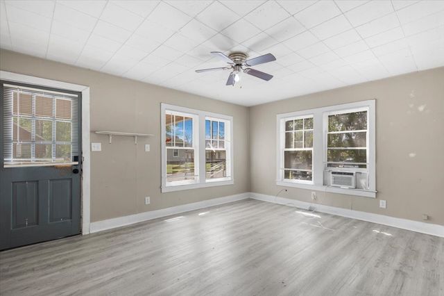 707 Green, Palestine, TX 75801