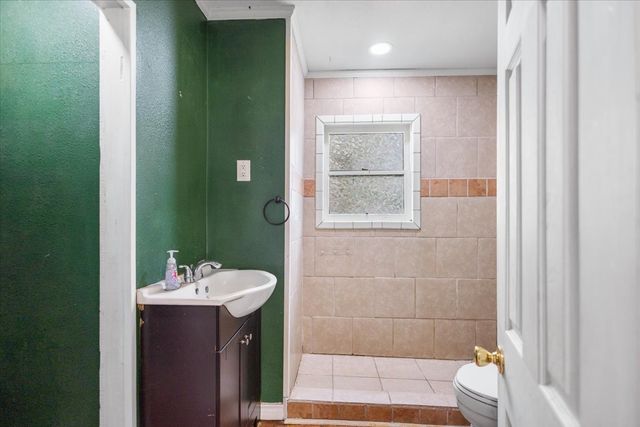 707 Green, Palestine, TX 75801