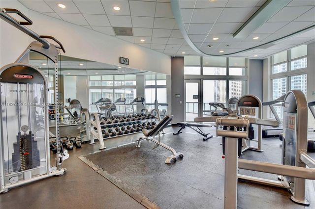 300 S Biscayne Blvd L-626, Miami, FL 33131