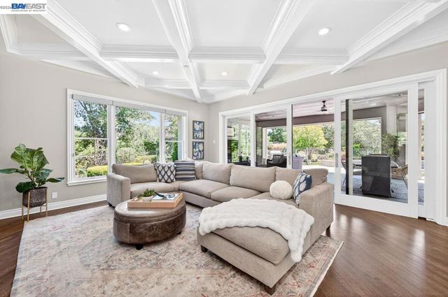 1220 Piemonte Dr, Pleasanton, CA 94566