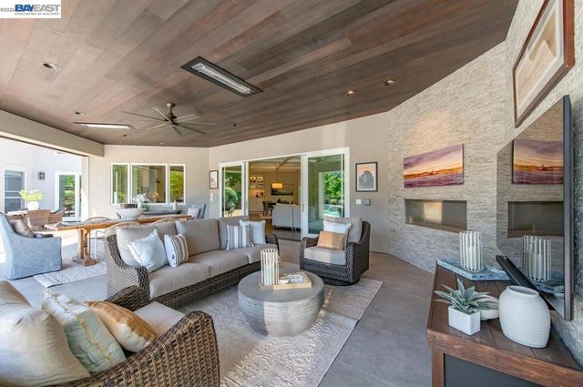 1220 Piemonte Dr, Pleasanton, CA 94566