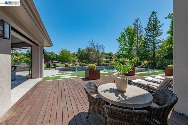 1220 Piemonte Dr, Pleasanton, CA 94566