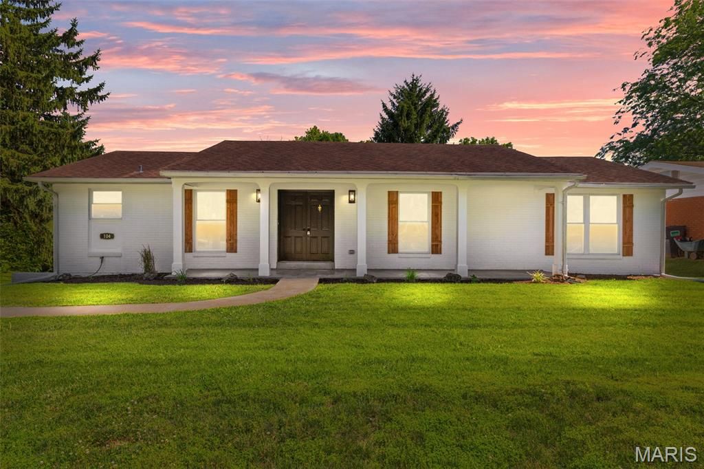104 Primrose Lane, Fairview Heights, IL 62208
