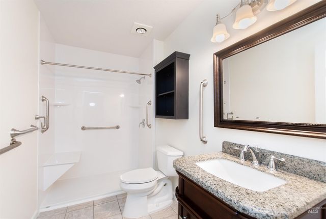 613 W Oxford Dr, Nampa, ID 83651