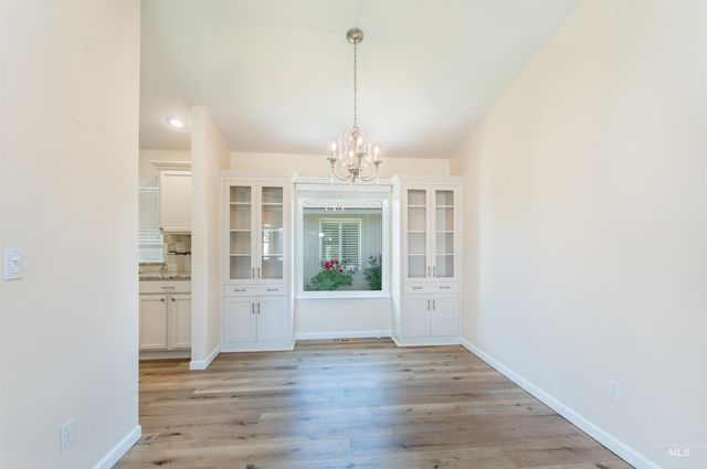 613 W Oxford Dr, Nampa, ID 83651