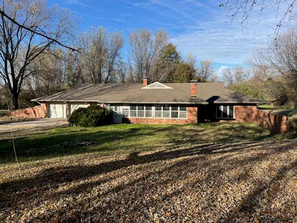 5900 S RIVER HILLS RD, Columbia, MO 65203