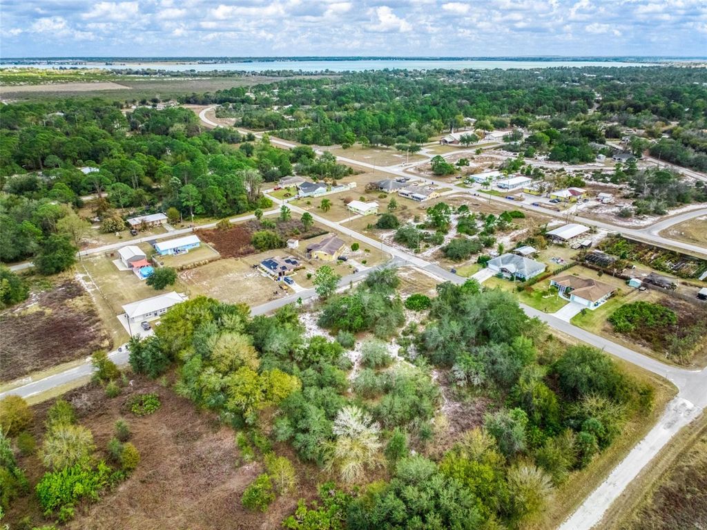 Image 18 of property listing at 113 WALKER AVENUE NE, Lake Placid, FL 33852