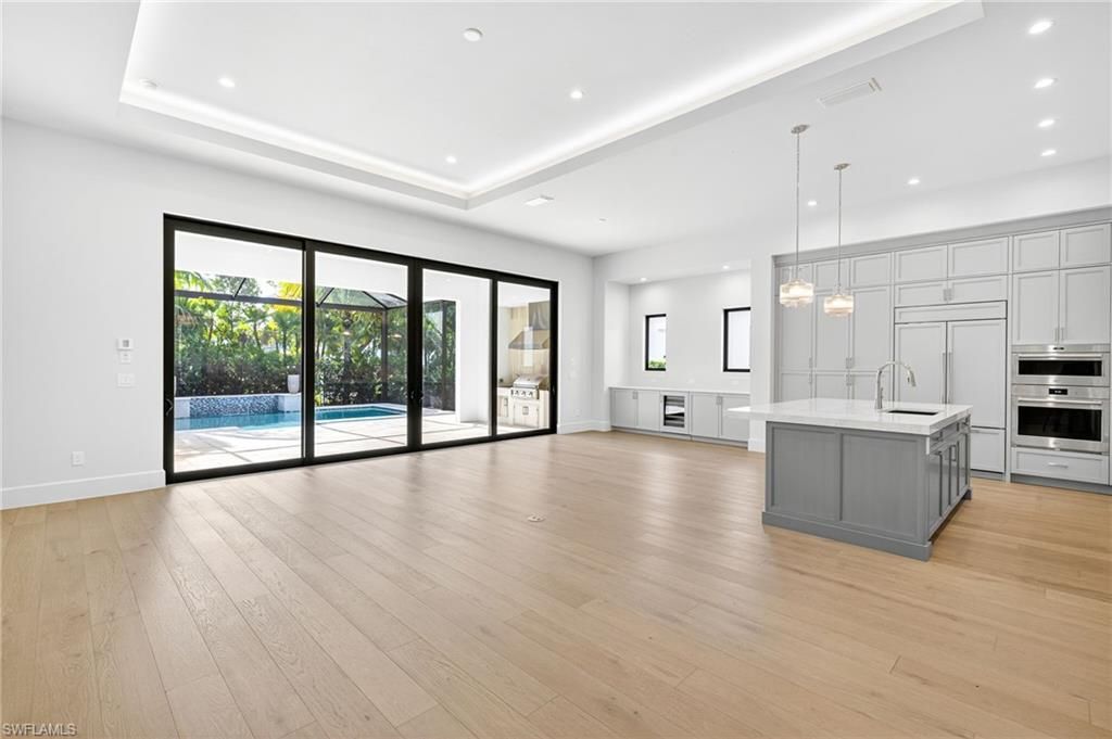 2032 Cambridge Park DR, NAPLES, FL 34109 — photo 3