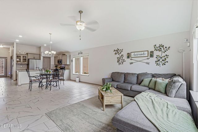 13804 Sky Harbor Avenue, El Paso, TX 79928