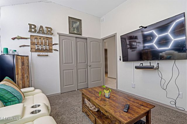13804 Sky Harbor Avenue, El Paso, TX 79928