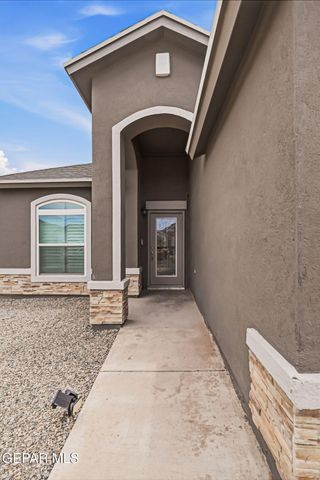 13804 Sky Harbor Avenue, El Paso, TX 79928