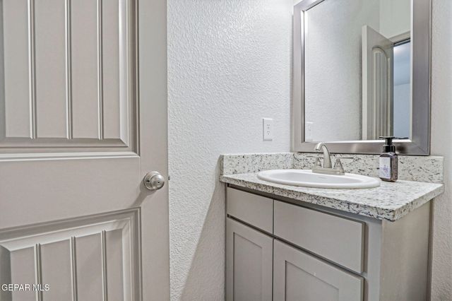 13804 Sky Harbor Avenue, El Paso, TX 79928