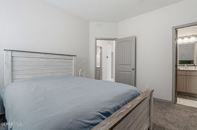 13804 Sky Harbor Avenue, El Paso, TX 79928