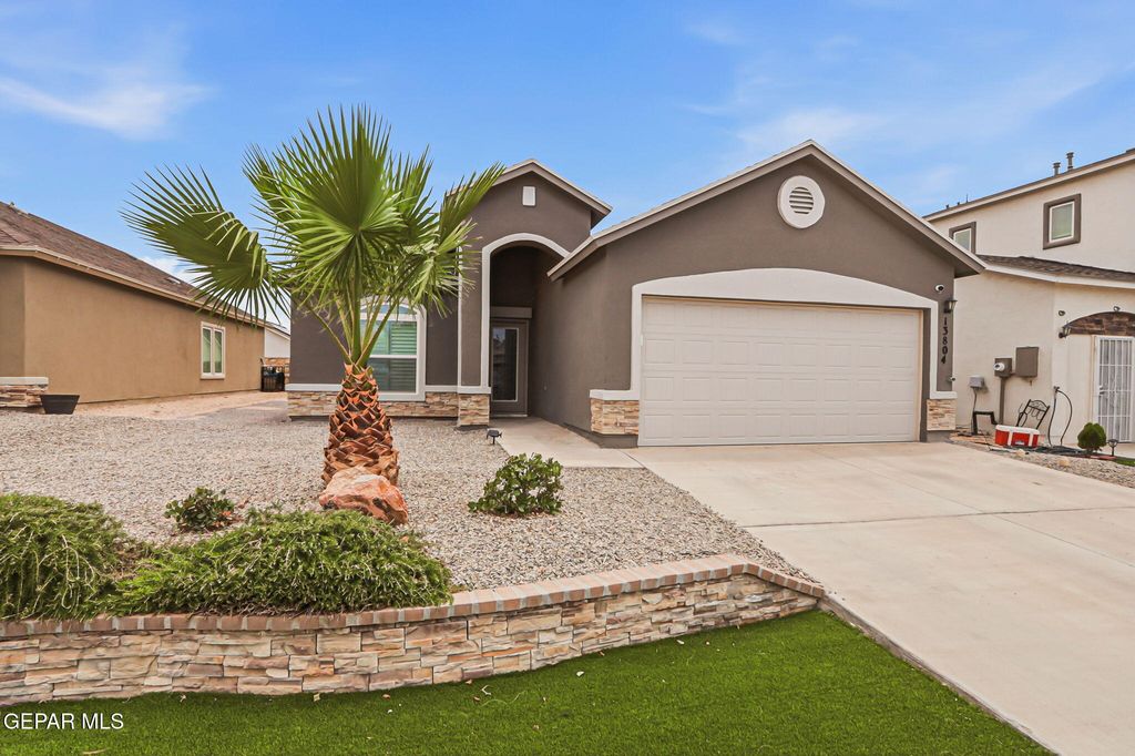 13804 Sky Harbor Avenue, El Paso, TX 79928