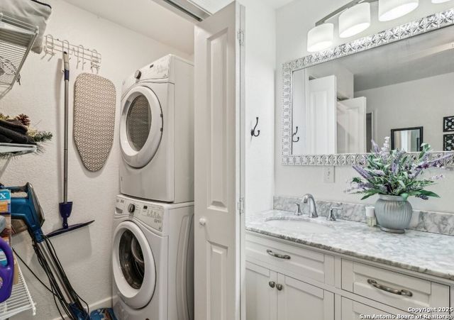 217 W Johnson, San Antonio, TX 78204