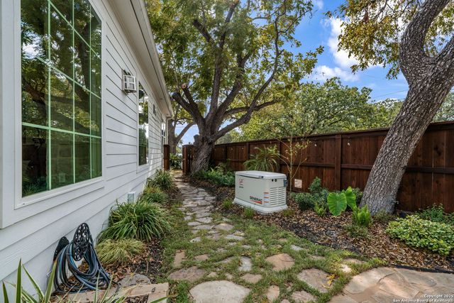 217 W Johnson, San Antonio, TX 78204