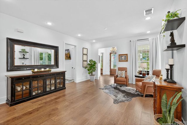 217 W Johnson, San Antonio, TX 78204