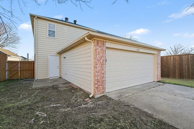 1205 Shakleford Circle, Cedar Hill, TX 75104