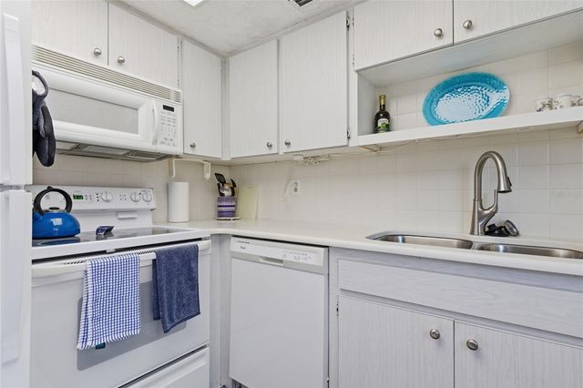 3 QUAILS RUN BOULEVARD 3101, Englewood, FL 34223