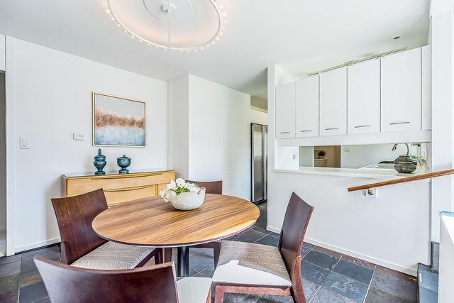 1307 Beechwood Drive, Ann Arbor, MI 48103