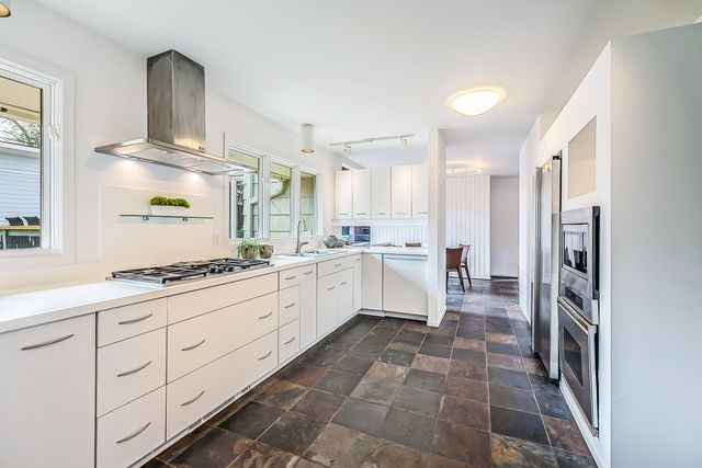 1307 Beechwood Drive, Ann Arbor, MI 48103