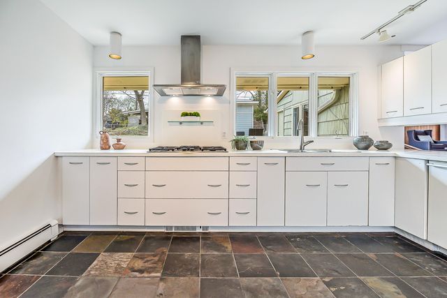 1307 Beechwood Drive, Ann Arbor, MI 48103