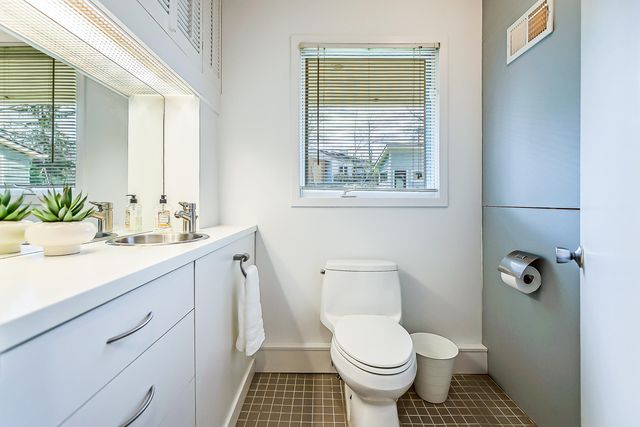 1307 Beechwood Drive, Ann Arbor, MI 48103