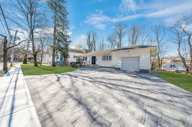 45 Roslyn Road, Roslyn Heights, NY 11577