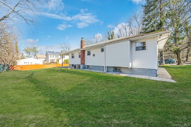 45 Roslyn Road, Roslyn Heights, NY 11577