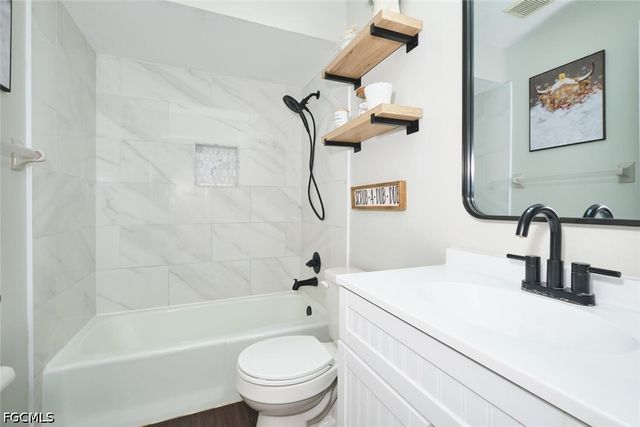 6649 Hartland ST, Fort Myers, FL 33966