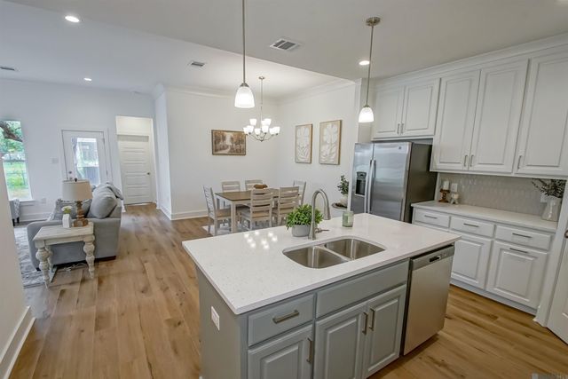 654 Turnstone Ave, Baton Rouge, LA 70819