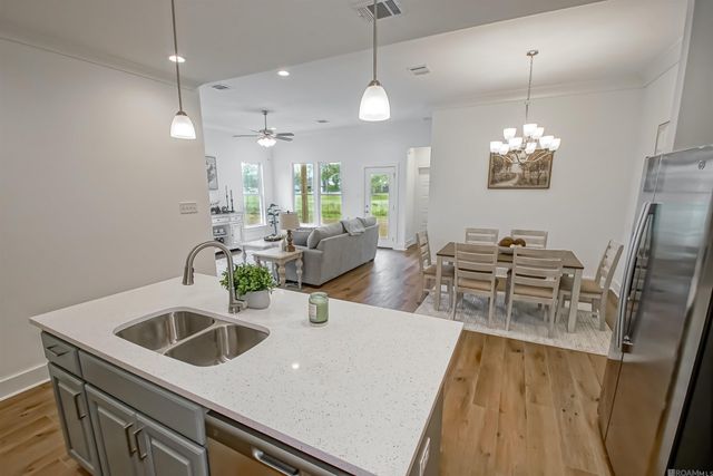 654 Turnstone Ave, Baton Rouge, LA 70819